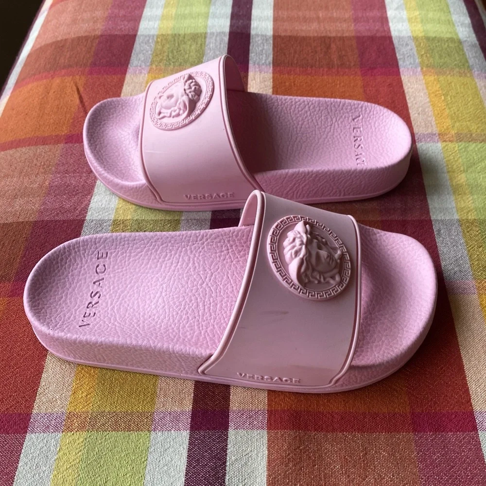 Versace elegant slides
